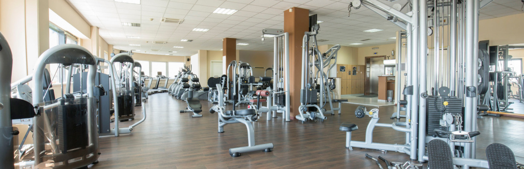 Personal trainers can work in gyms and health clubs