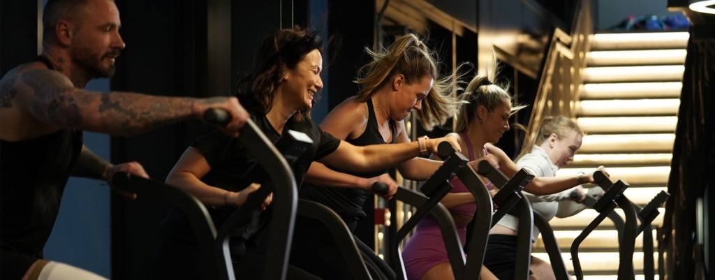 People taking part in HYROX or CrossFit competition